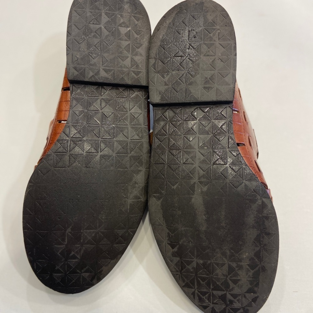 David Taylor, men’s size 10 brown woven leather dress sandal with buckle - Picture 7 of 7